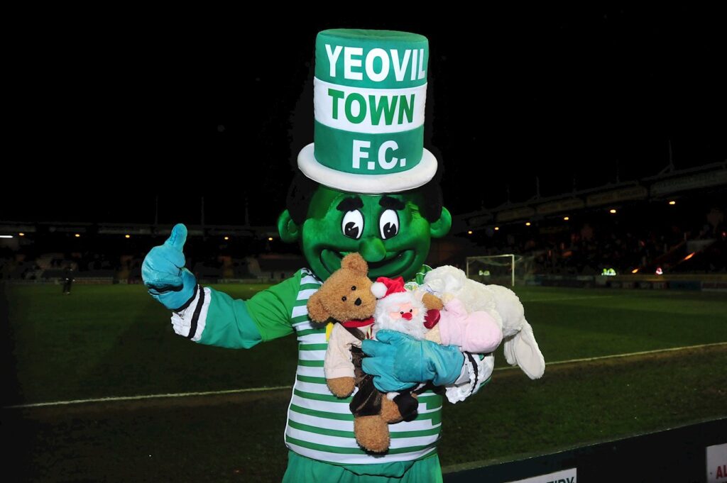 COMMUNITY | Fans help spread some joy with a cuddly toy!