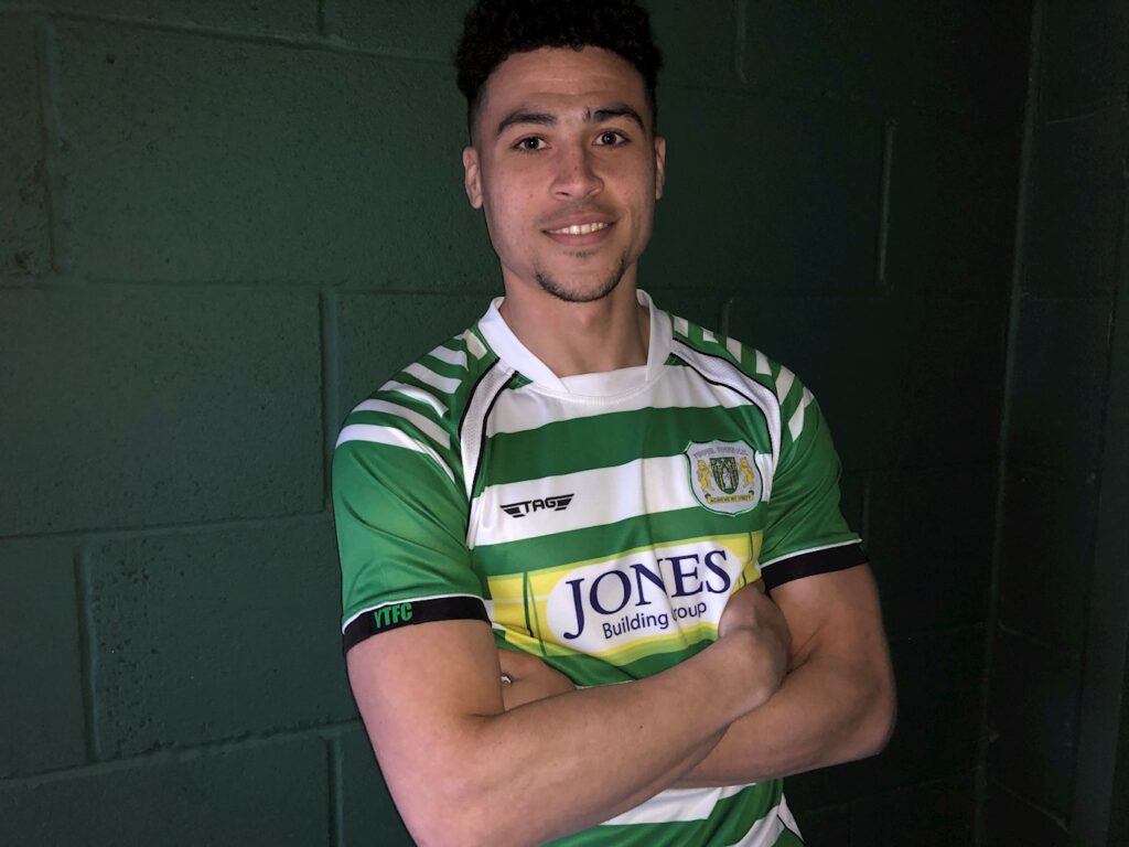 SIGNING | Duffus transfers to Huish Park