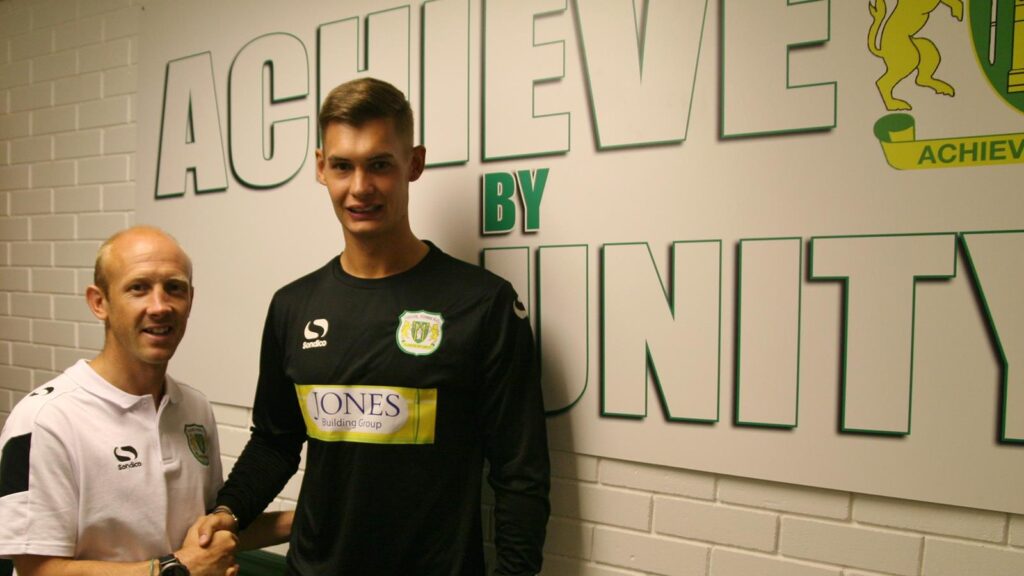 Glovers sign Leicester City goalkeeper