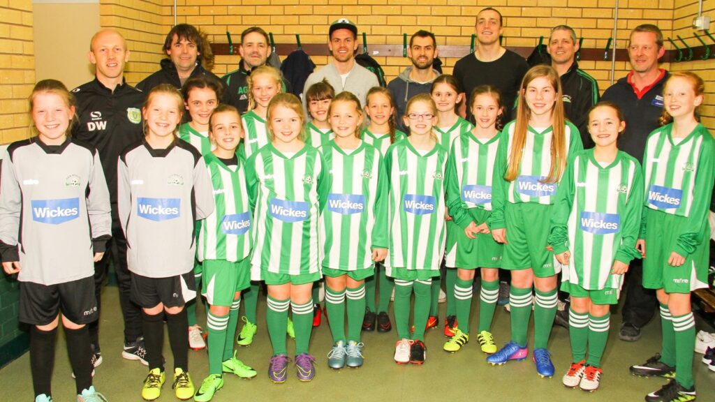 TOWN HELP DELIVER EFL’S KITS FOR KIDS
