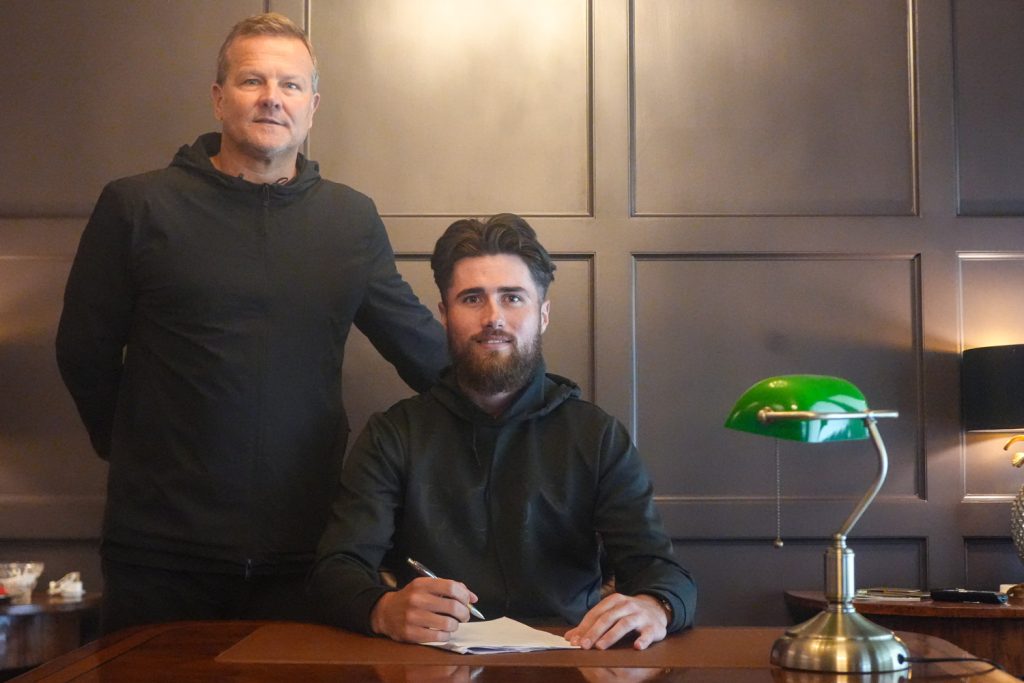 SIGNING | Aaron Jarvis joins the Glovers