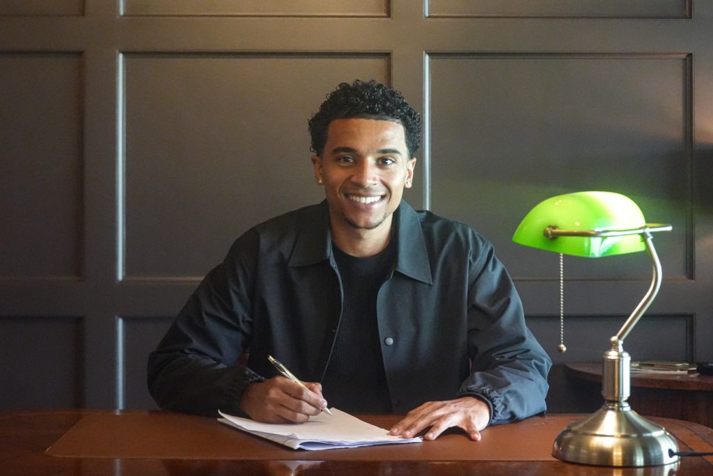 SIGNING | Jordan Thomas joins the Glovers