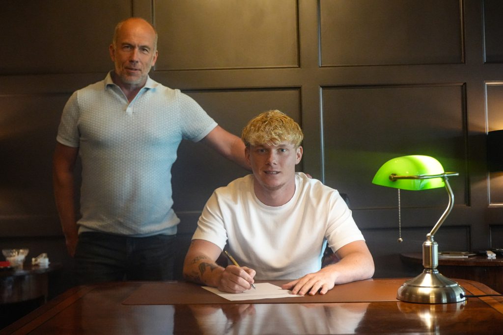 SIGNING | Sam Pearson signs a one-year deal